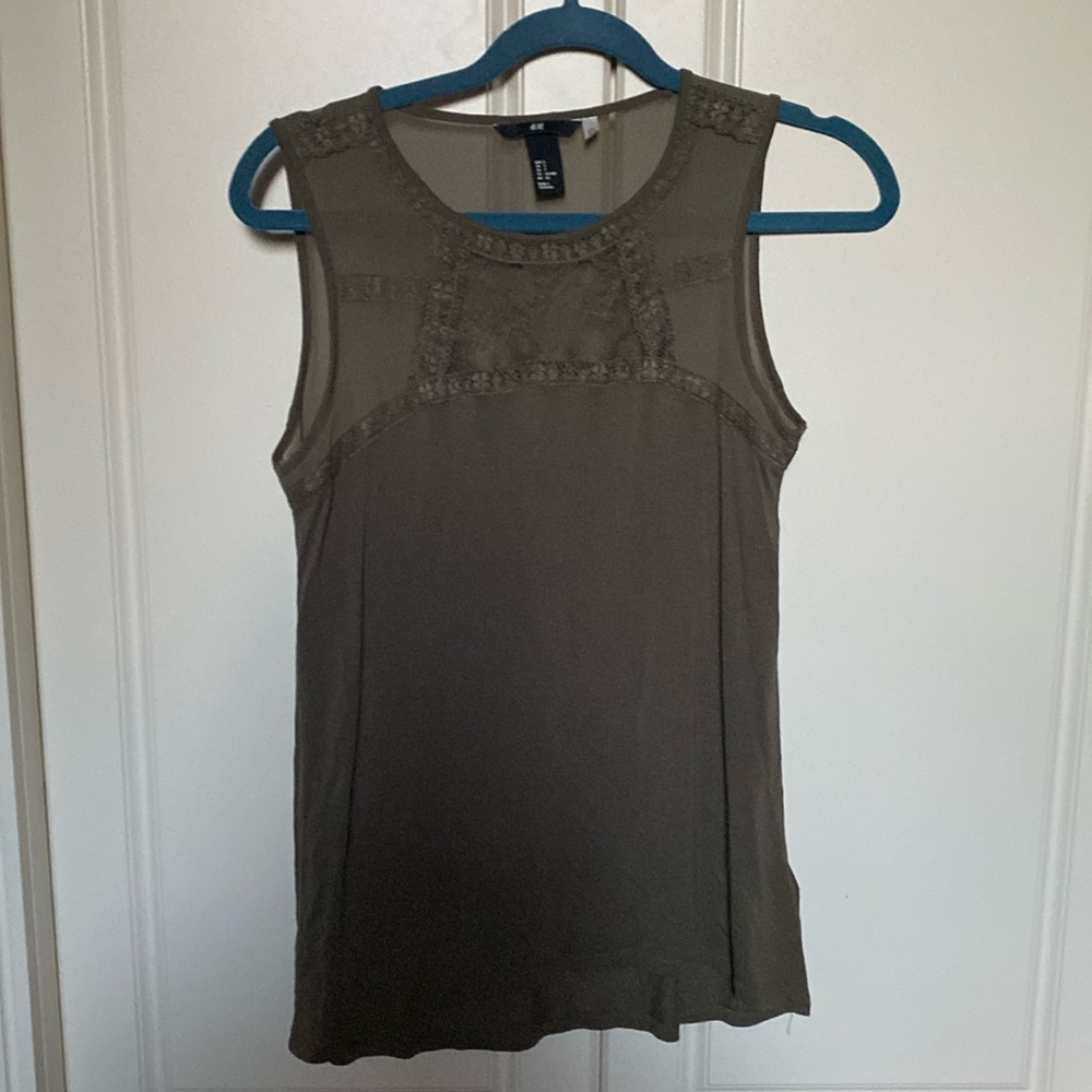 H&M BLOUSE SIZE S.